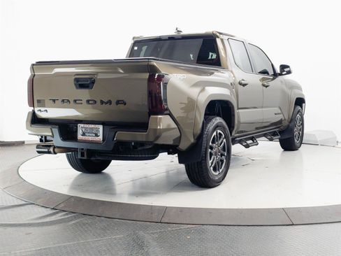 Certified 2025 Toyota Tacoma TRD Sport AWD/4WD image 11