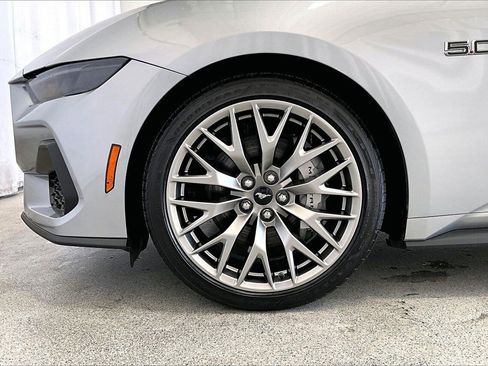 Used 2025 Ford Mustang GT Premium image 8