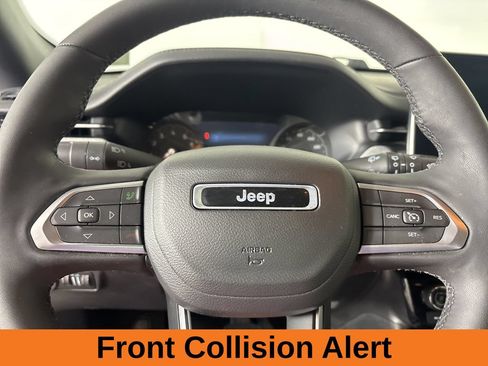 Used 2023 Jeep Compass Latitude AWD/4WD image 14