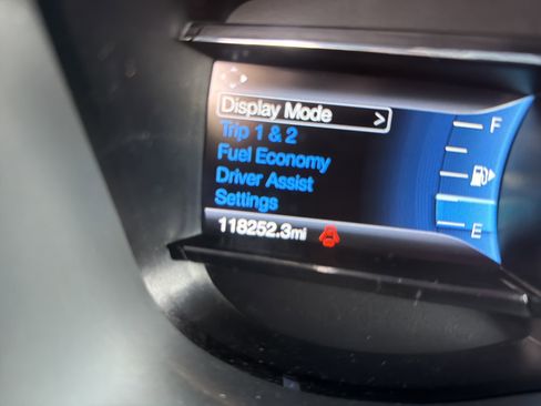 Used 2018 Ford Explorer XLT w/ Equipment Group 202A image 24