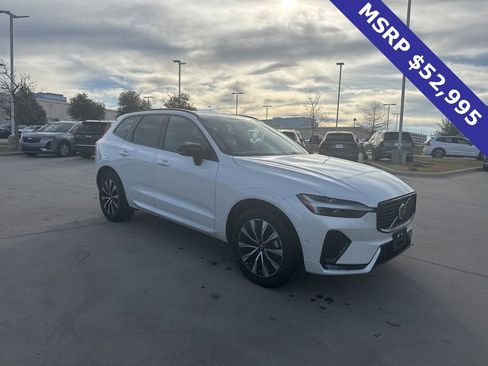 Certified 2025 Volvo XC60 B5 Plus image 3