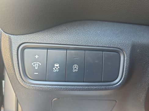 Certified 2025 Kia Soul LX w/ LX Technology Package FWD image 25