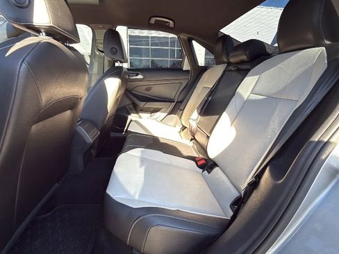 Used 2019 Volkswagen Jetta R-Line w/ R-Line Cold Weather Package image 33