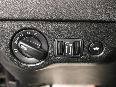 Used 2020 Dodge Charger SXT w/ Blacktop Package image 29