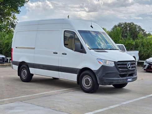 Used 2021 Mercedes-Benz Sprinter 2500 image 3
