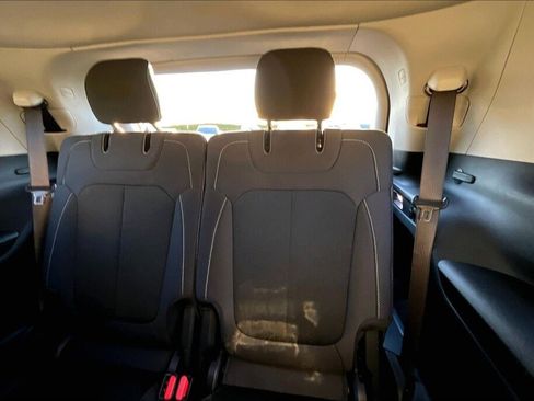 Used 2022 Jeep Grand Cherokee L Laredo w/ Luxury Tech Group I image 16