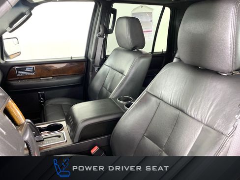 Used 2014 Lincoln Navigator 4WD image 15