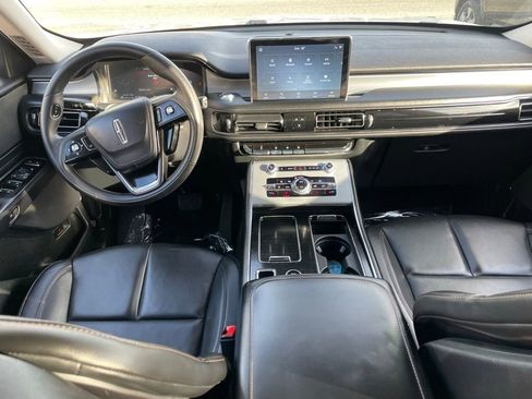 Used 2023 Lincoln Aviator AWD w/ Premium Package image 11