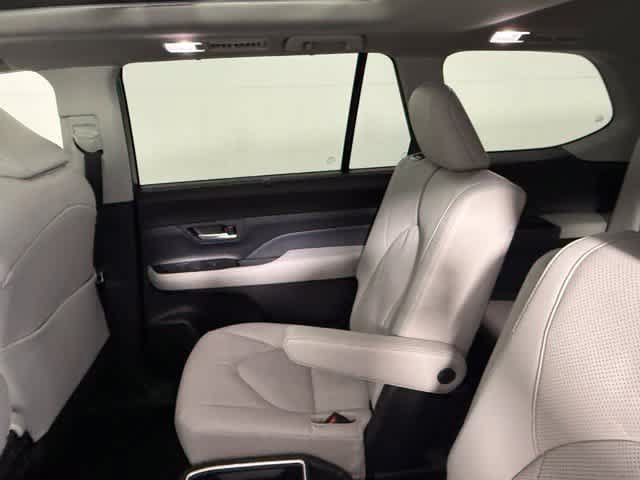 Used 2026 Toyota Grand Highlander AWD image 43