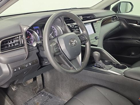 Used 2020 Toyota Camry LE FWD image 12