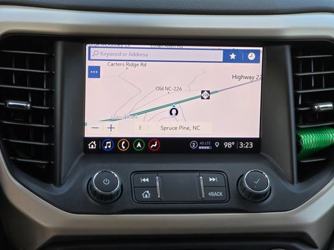 Certified 2023 GMC Acadia Denali w/ Denali Technology Package AWD/4WD image 8