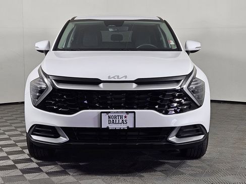 Used 2025 Kia Sportage EX image 2