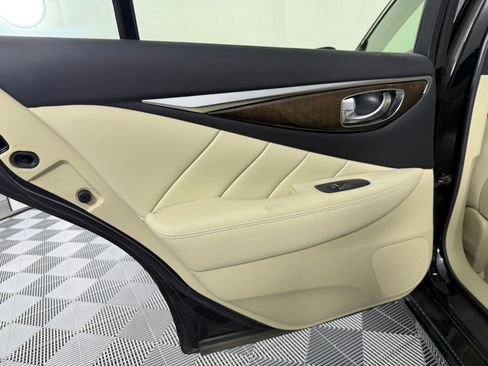 Used 2018 INFINITI Q50 Luxe w/ Essential Package (3.0T Luxe) image 18