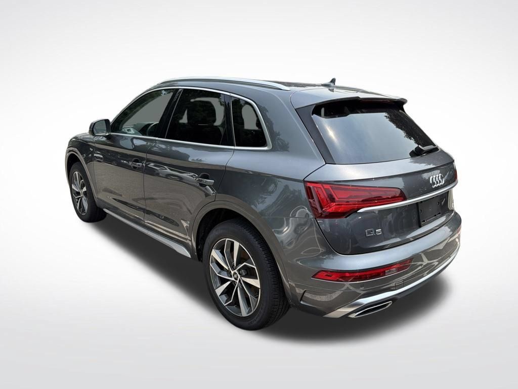 Used 2023 Audi Q5 2.0T Premium w/ Convenience Package AWD/4WD image 5