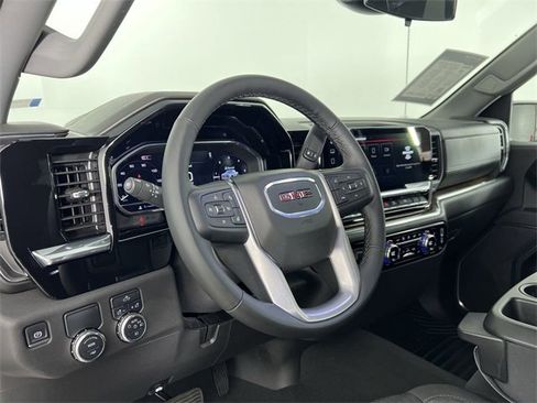 Used 2025 GMC Sierra 1500 Elevation image 35