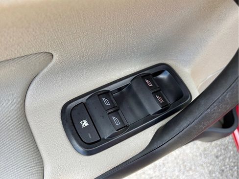 Used 2014 Ford Fiesta SE image 15