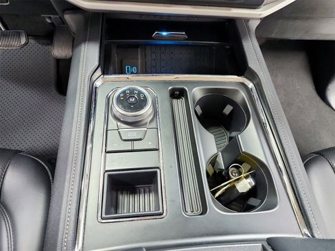 Used 2024 Ford Expedition Max XLT image 25