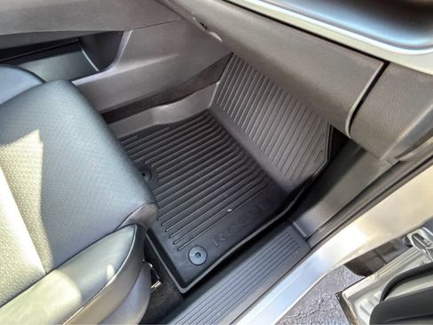 Used 2023 Nissan Rogue SV w/ SV Premium B Package image 17