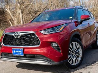 Used 2023 Toyota Highlander Platinum video 1