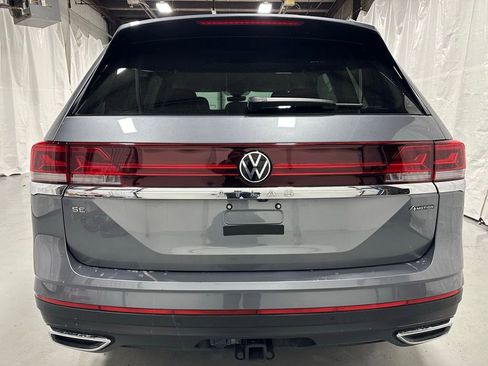 Used 2025 Volkswagen Atlas SE image 6
