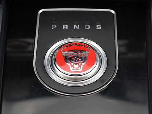 Used 2017 Jaguar XE Premium RWD image 19