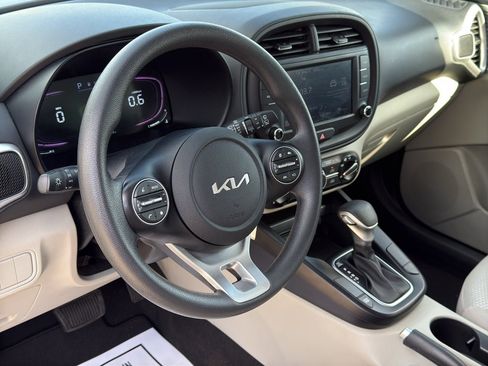 Used 2024 Kia Soul LX w/ Option Group 015 FWD image 29