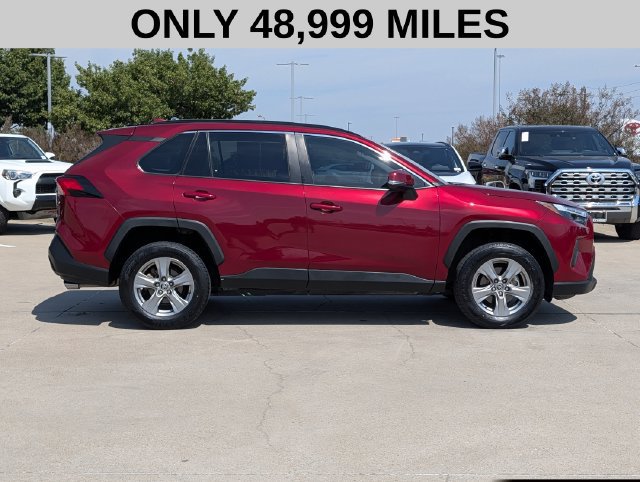 Used 2024 Toyota RAV4 XLE w/ Convenience Package FWD image 4