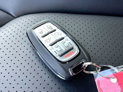 New 2027 Chrysler Pacifica Select FWD image 29