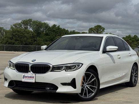 Used 2021 BMW 330i Sedan w/ Executive Package RWD image 2