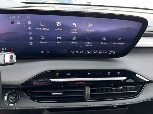 Used 2025 Buick Enclave Preferred AWD/4WD image 19