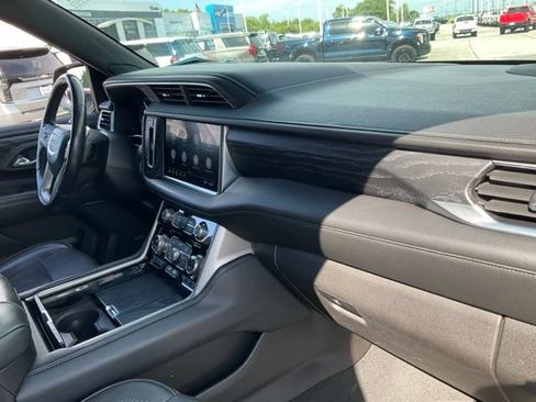 Used 2021 GMC Yukon XL Denali AWD/4WD image 24