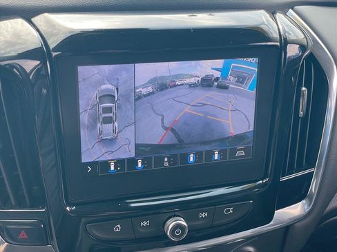 Used 2021 Chevrolet Traverse RS FWD image 16