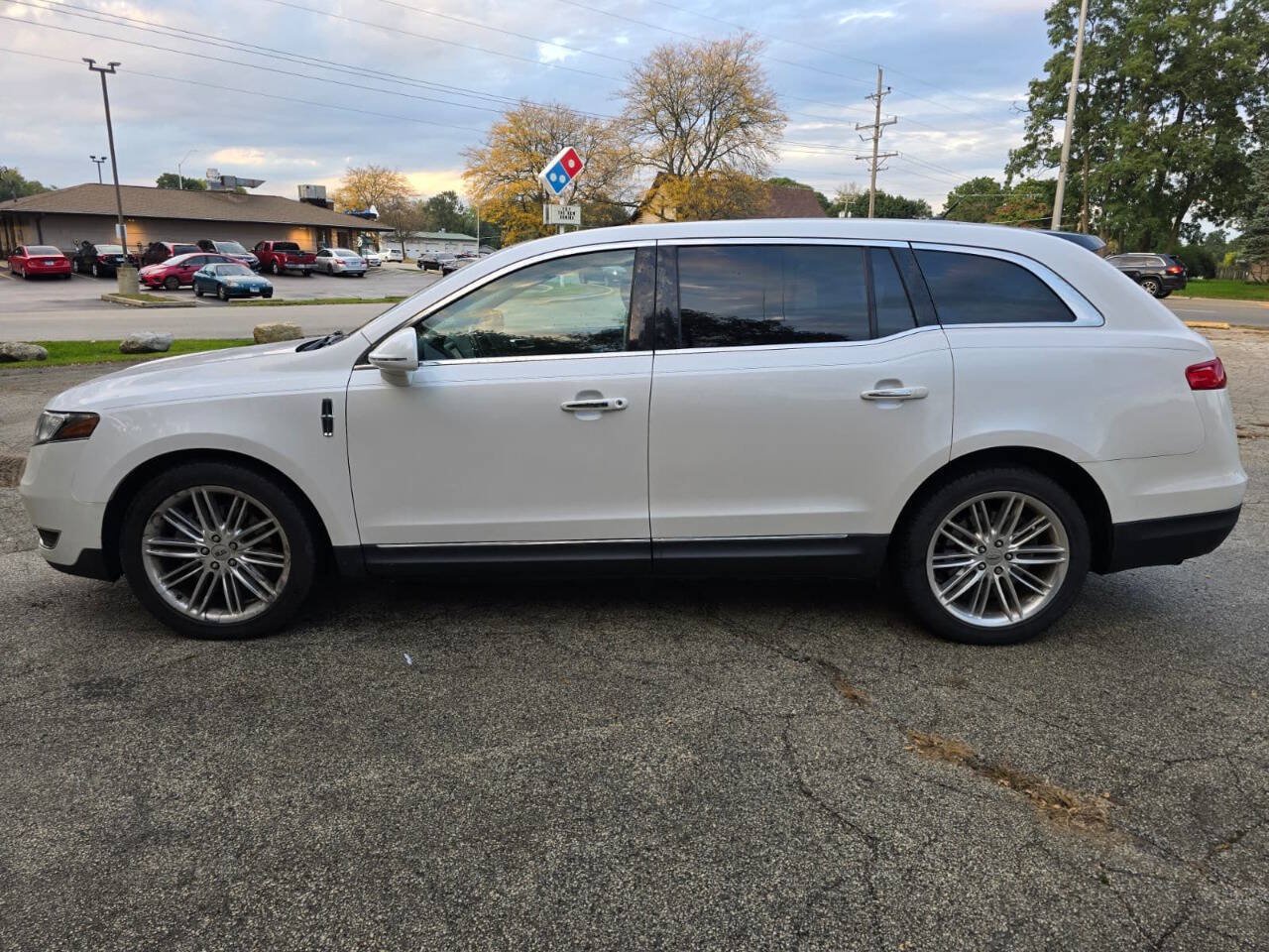 Used 2013 Lincoln MKT AWD image 5