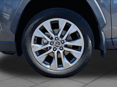 Used 2023 Toyota RAV4 XLE Premium FWD image 10
