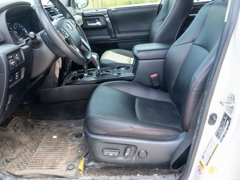 Used 2018 Toyota 4Runner TRD Off-Road Premium AWD/4WD image 12