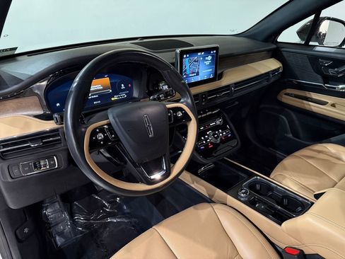 Used 2022 Lincoln Corsair Reserve image 18