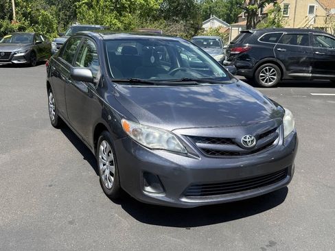 Used 2012 Toyota Corolla LE FWD image 2