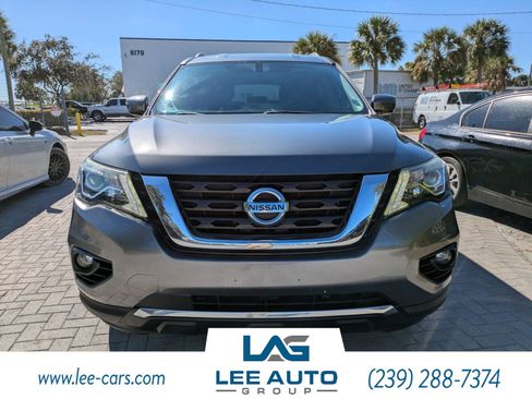 Used 2018 Nissan Pathfinder SV image 7