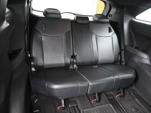 Used 2021 Toyota Sienna XSE FWD image 48