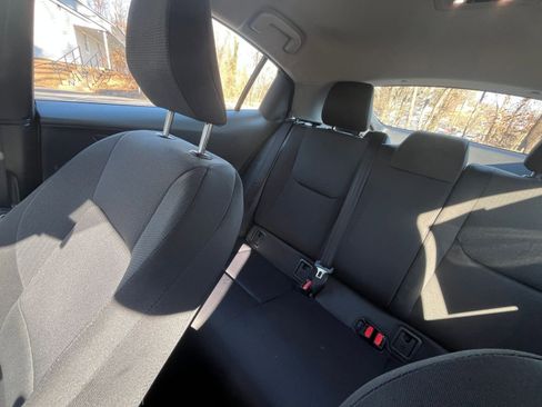 Used 2025 Toyota Prius LE image 33