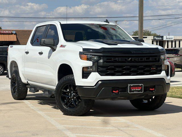 Used 2023 Chevrolet Silverado 1500 Custom Trail Boss AWD/4WD image 2