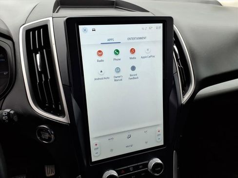 Used 2023 Ford Edge SE image 17