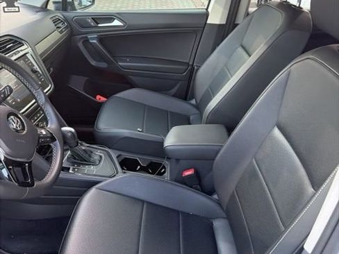 Used 2021 Volkswagen Tiguan SEL w/ 3-Row Tiguan MDO Package image 6