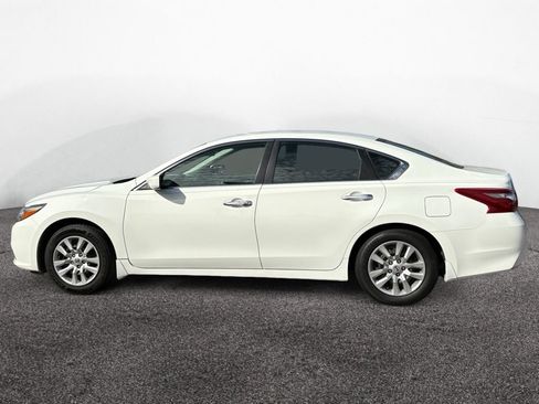Used 2018 Nissan Altima 2.5 S w/ S Convenience Package FWD image 2
