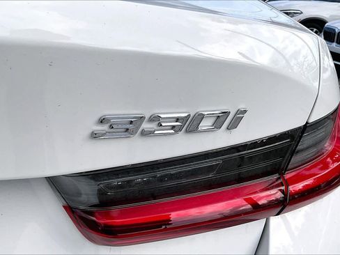 Used 2025 BMW 330i Sedan w/ Convenience Package image 7