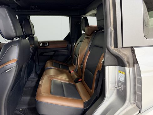 Used 2024 Ford Bronco Outer Banks AWD/4WD image 13