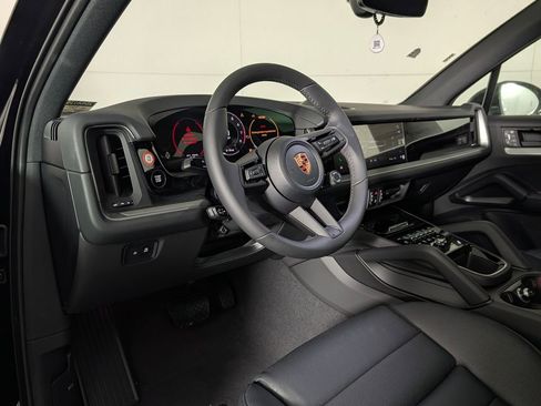 New 2026 Porsche Cayenne image 4