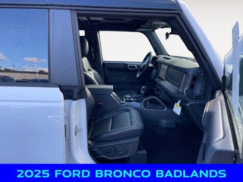 New 2025 Ford Bronco Badlands image 15