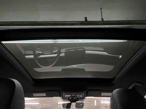 New 2026 Volkswagen Tiguan SE R-Line image 10