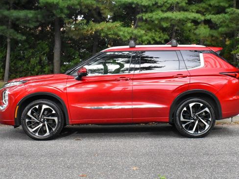 Used 2022 Mitsubishi Outlander SEL image 5